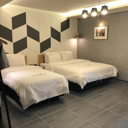 Royal Hotel Jeongeup Екстер'єр фото