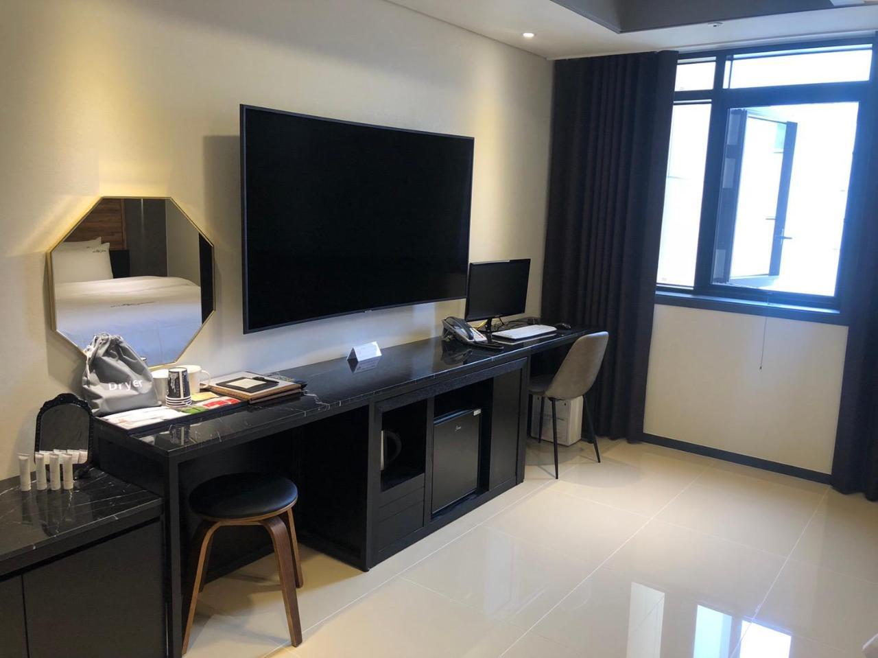 Royal Hotel Jeongeup Екстер'єр фото
