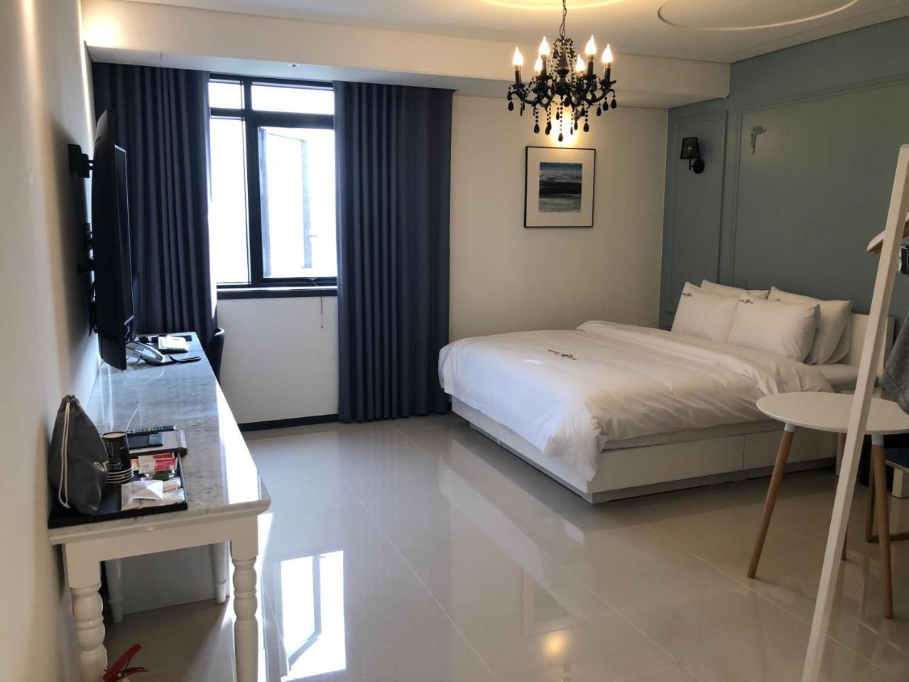 Royal Hotel Jeongeup Екстер'єр фото