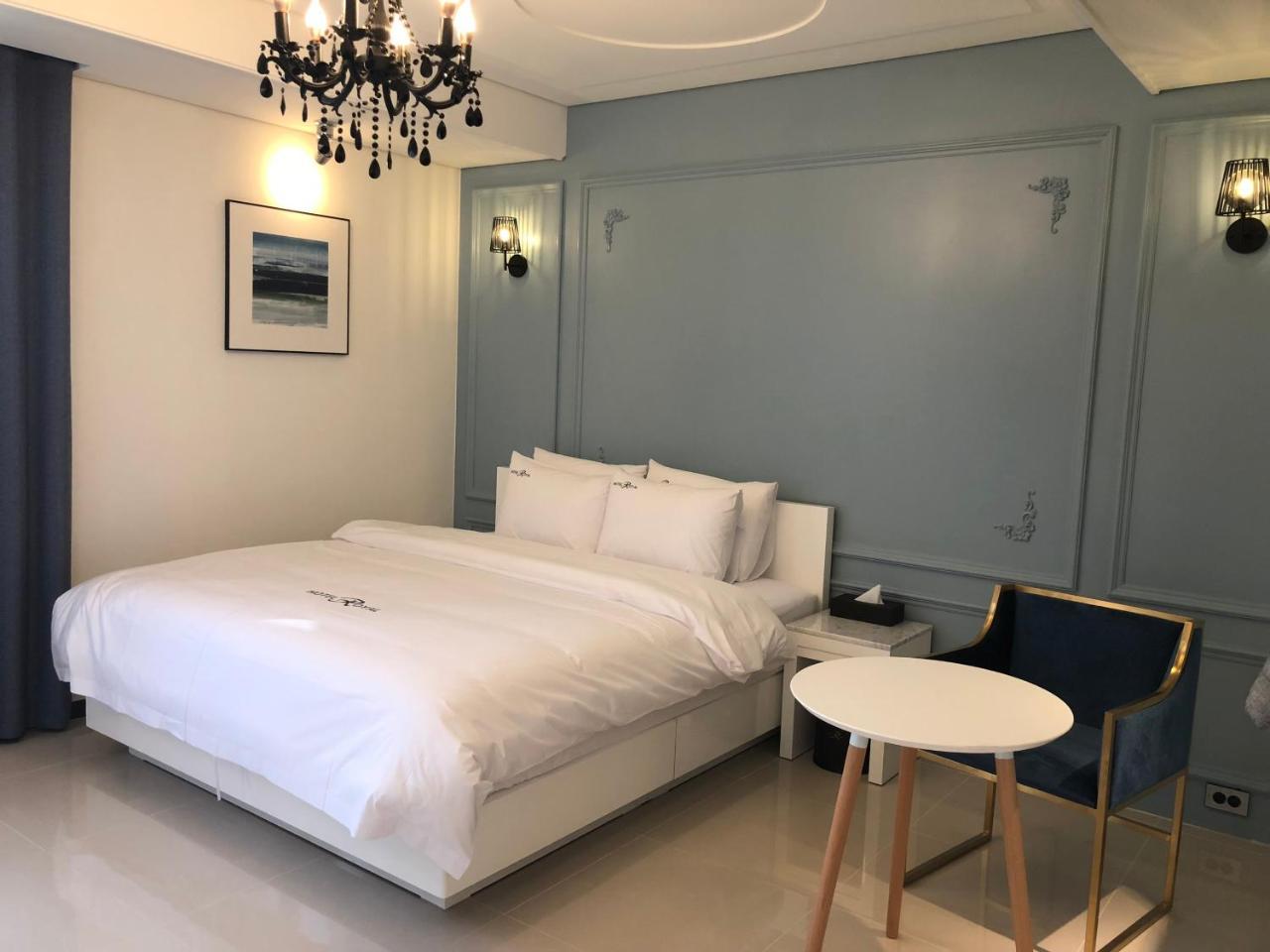 Royal Hotel Jeongeup Екстер'єр фото