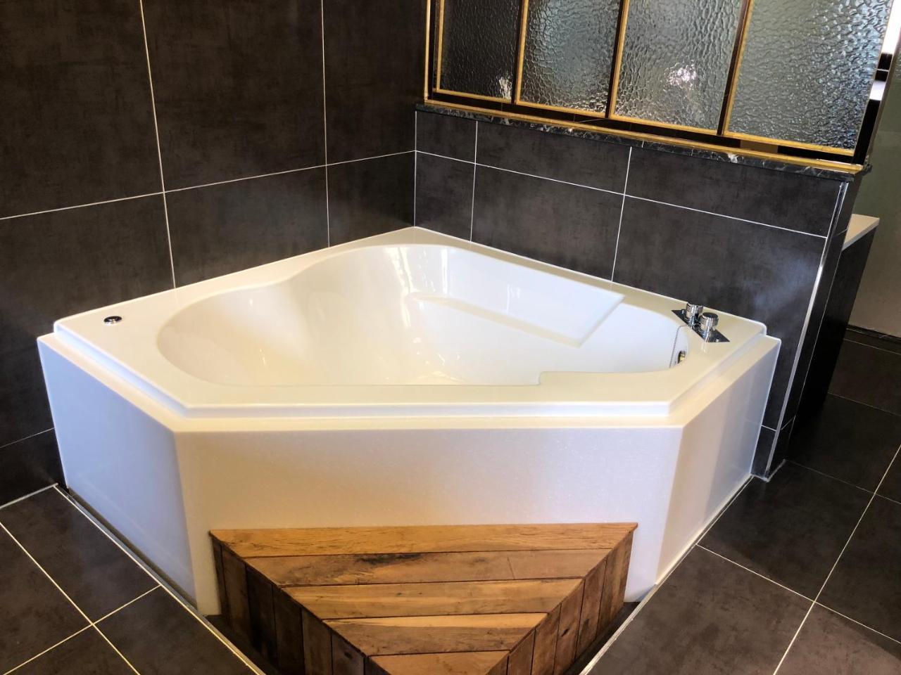 Royal Hotel Jeongeup Екстер'єр фото